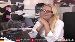 Office Girl blow the cock from her Boss
