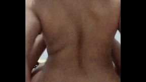 Fez do cuzinho da ninfo do tinder de buceta. Ela mexeu, montou com o pau todo dentro do rabo. Pirei de tes&atilde_o com esse sexo anal. FODA COMPLETA NO RED