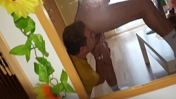 Havanamadrid Le chupo el culo y la polla a mi paisano cubano y despu&eacute_s me lo follo.
