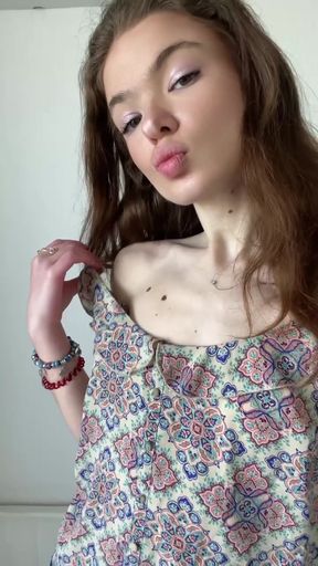 Curvy Onlyfan shows off her big ass and cute tits