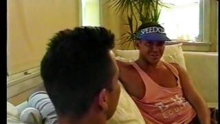 Ragazzi twink gay inzuppati di sborrate massive