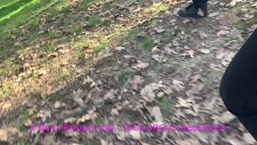 avec un inconnu dans un parc