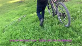 avec un inconnu dans un parc