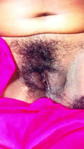 Desi Indian Bhabhi Is Cleaning the Hair of the Bur, Watch Full Video