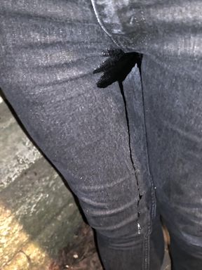 4K60 Slow-motion wetting my black jeans outside at night