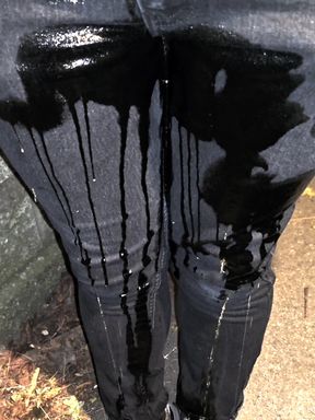 4K60 Slow-motion wetting my black jeans outside at night