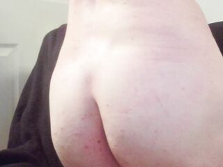 Teasing this Squishy Femboy Booty