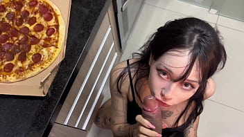 GIRLFRIEND GETS JEALOUS OF MY PIZZA AND WANTS TO FUCK BEFORE I EAT IT Ft. Amberzinha (FREE VERSION)