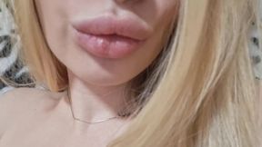 Pussy Elza Kom in Pantalone Very Hot