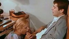 Delicious secretary relaxes her cocky boss at the work