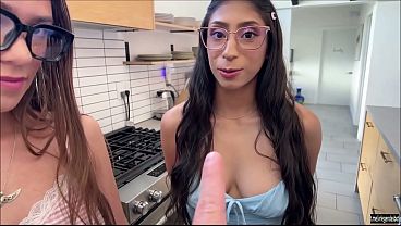 Descobriu que a enteada e a amiga n&atilde_o estavam estudando - LEGENDADO PTBR