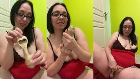 video gratuite numero 196 :grosse cochonne s’amuse avec un objet tres...