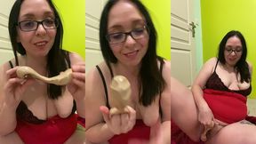 video gratuite numero 196 :grosse cochonne s’amuse avec un objet tres...