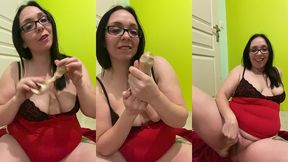 video gratuite numero 196 :grosse cochonne s’amuse avec un objet tres...