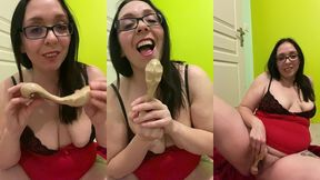 video gratuite numero 196 :grosse cochonne s’amuse avec un objet tres...