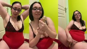 video gratuite numero 196 :grosse cochonne s’amuse avec un objet tres...