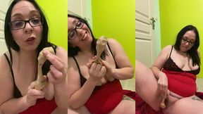 video gratuite numero 196 :grosse cochonne s’amuse avec un objet tres...