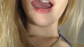 This fine ass blonde is just the horniest tease who loves dancing on cam