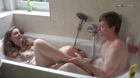 d Fun At The Bathtub - Feet Play-