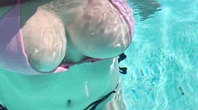 Italian Milf’s Big Natural Tits Bouncing Underwater