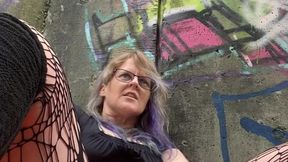 Hot MILF gets off in crowded shopping center