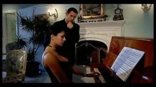 Pantat besar amatur Sofia Gucci dan Candy Kuat diserang oleh ayam besar Mike Angelo