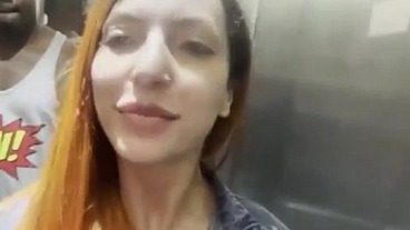 Ela queria era foder comigo, se exibindo no elevador me chamou para foder no seu apto. Melissa Lisboa