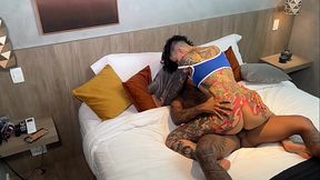 Minha amiga gulosa bebeu meu leite e do meu namorado