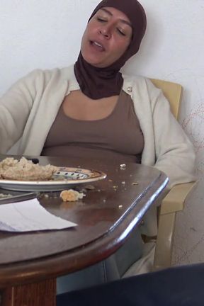 Kurdish Stepmother Cheating on Her Stepson in Istanbul - Turkish Porn Turbanli Anal Sex