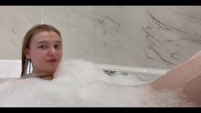 Squirting and Masturbating in a Bathroom with Lots of Bubble Bath
