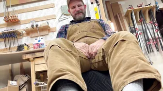 Older boss gets seduced by his hairy secretary for a rubdown and anal