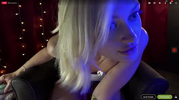 preciosa modelo rubia  de webcam  joobeele