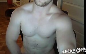 Muscled Hunk Strokes and Shoots a Load on Cam