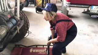 Getting Crazy Into The Garage - Luna Green & Markus Green two