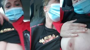 dans la voiture