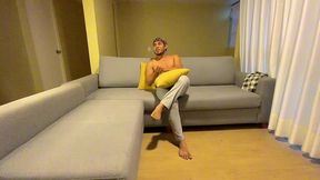 dandole un bano de leche al nino travieso. parte i