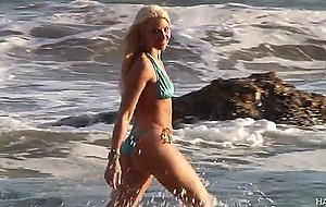 Outstanding babe anikka albrite posing on the beach