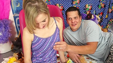 When dad chooses a babysitter - Angel Piaff