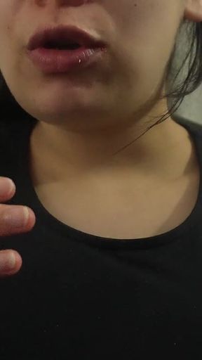 Chewing Gum While Eating? You Won’t Believe This Habit!”