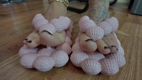 Ruslana - Head Of Slave In Chest Licking Light Pink Flip-flops And Heels - Full