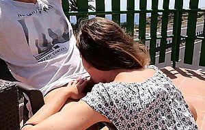 Blondieblow, public bj in the garden. cum in mouth.