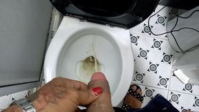 ts angelique - i m peeing in my bathroom from 2 points of view