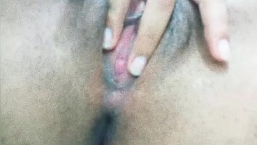 Meu boy saiu com os amigos e me deixou sozinha com vontade de dar, e o resultado foi esse, gozei gostoso pro pauzudo da web * Fortal Filmes *