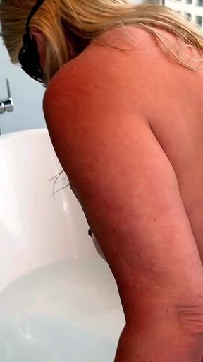 Fun in the Tub with a Dildo