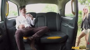 Sex Taxi Horny couple hire the taxi for sex