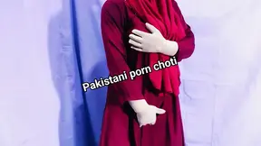 Hijabi Pakistani GF reveals hidden desires