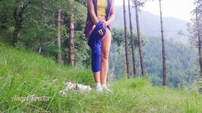 Fit girl drops yoga pants and drenches the forest with her powerful pee stream