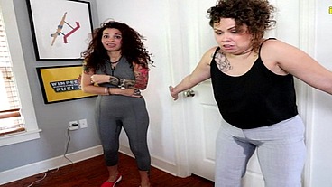 Bailey Paige and Ginary both need the bathroom female pee desperation