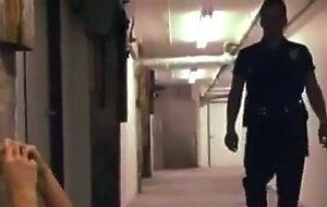 18 and lost in New York Allysin Chains