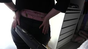 nini divine s huge ass is very tight in these leggings!